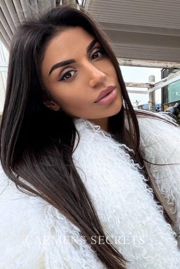 busty london escorts elite party girl 36D DT Simona.         